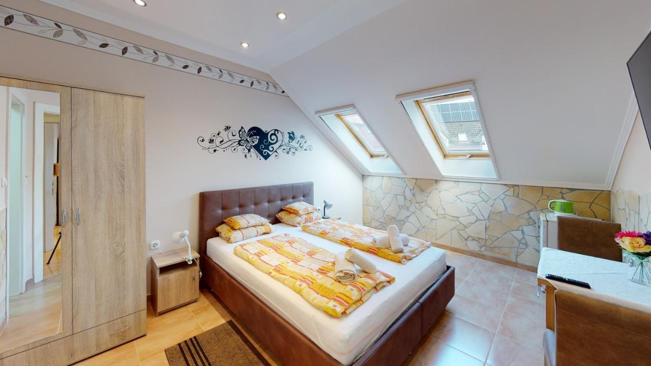 Cristian Apartman Hajdúszoboszló Buitenkant foto