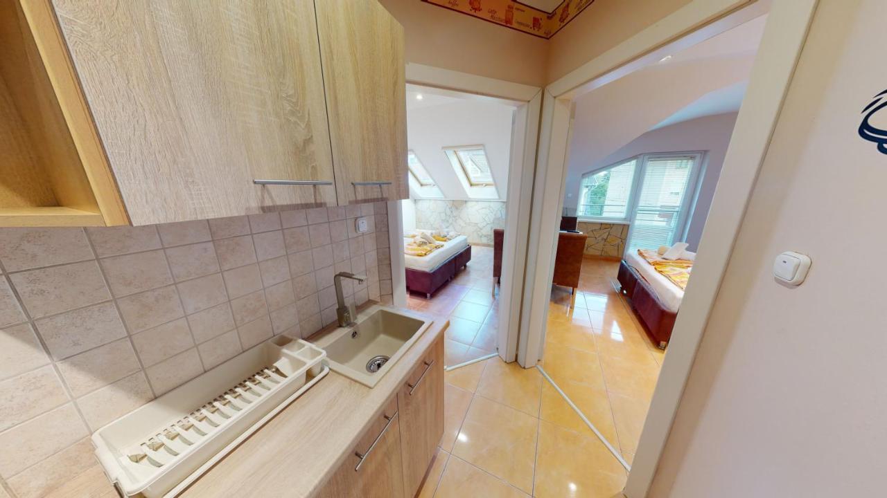 Cristian Apartman Hajdúszoboszló Buitenkant foto