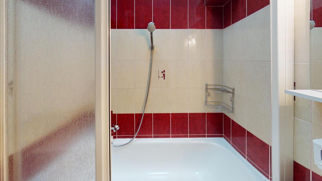Cristian Apartman Hajdúszoboszló Buitenkant foto
