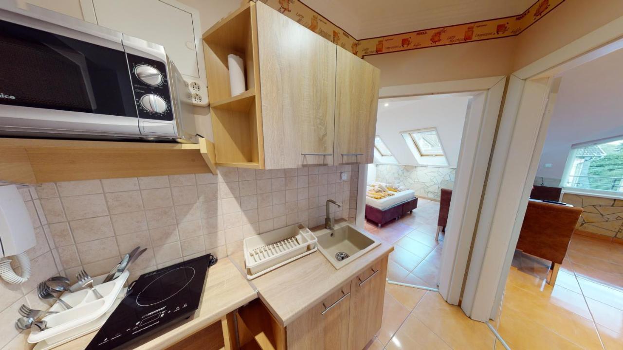 Cristian Apartman Hajdúszoboszló Buitenkant foto