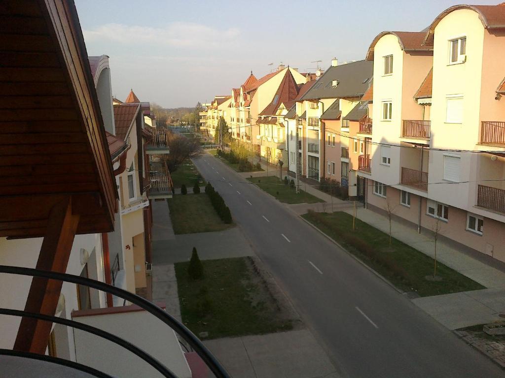 Cristian Apartman Hajdúszoboszló Buitenkant foto